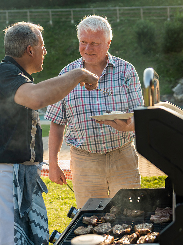 das_kleine_berghotel_lesachtal_alpinkulinarik_600x800px Das kleine Berghotel Lesachtal Michael grillt
