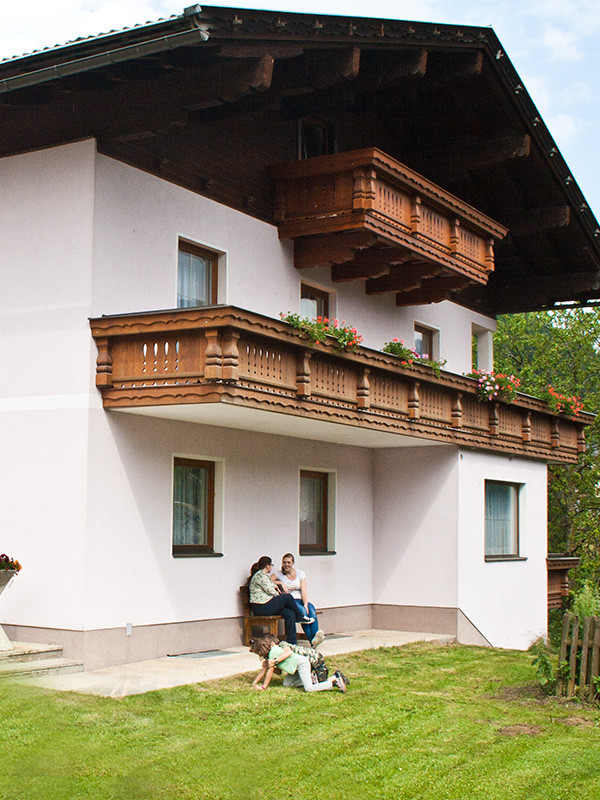 das_kleine_berghotel_lesachtal_ferienwohnungen_mit_bergblick_660x860px Das kleine Berghotel Lesachtal Ferienwohnungen